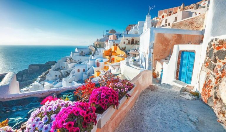 Oia-Cliffside